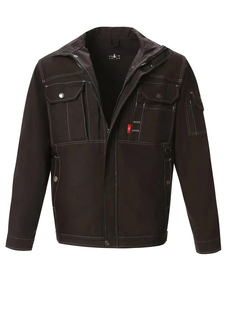 Multiple front pockets keep essential tools organized and close at hand.