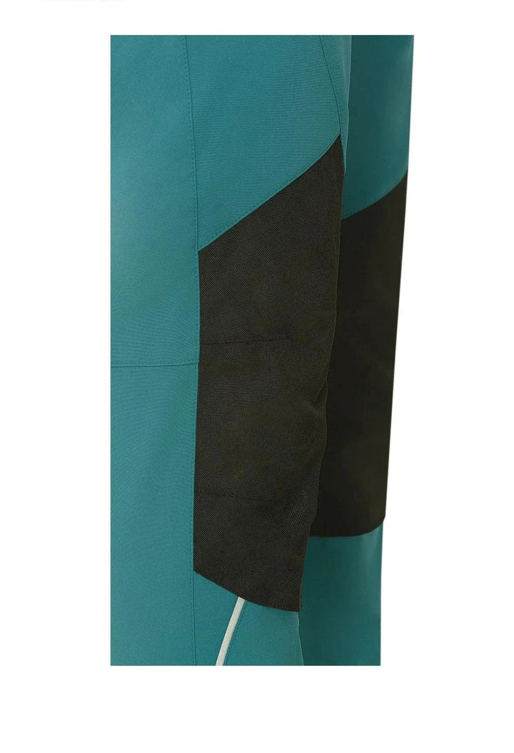 Knee reinforcement with patch pockets for knee pads