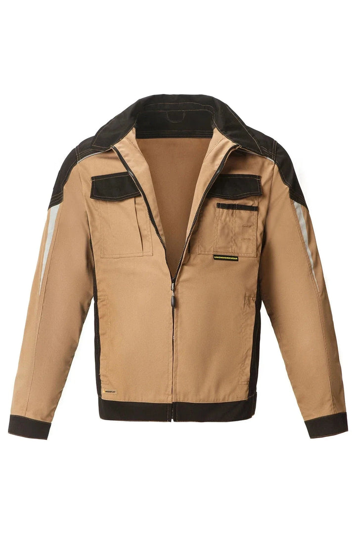 Central zipper fastening with adjustable belt and button closure