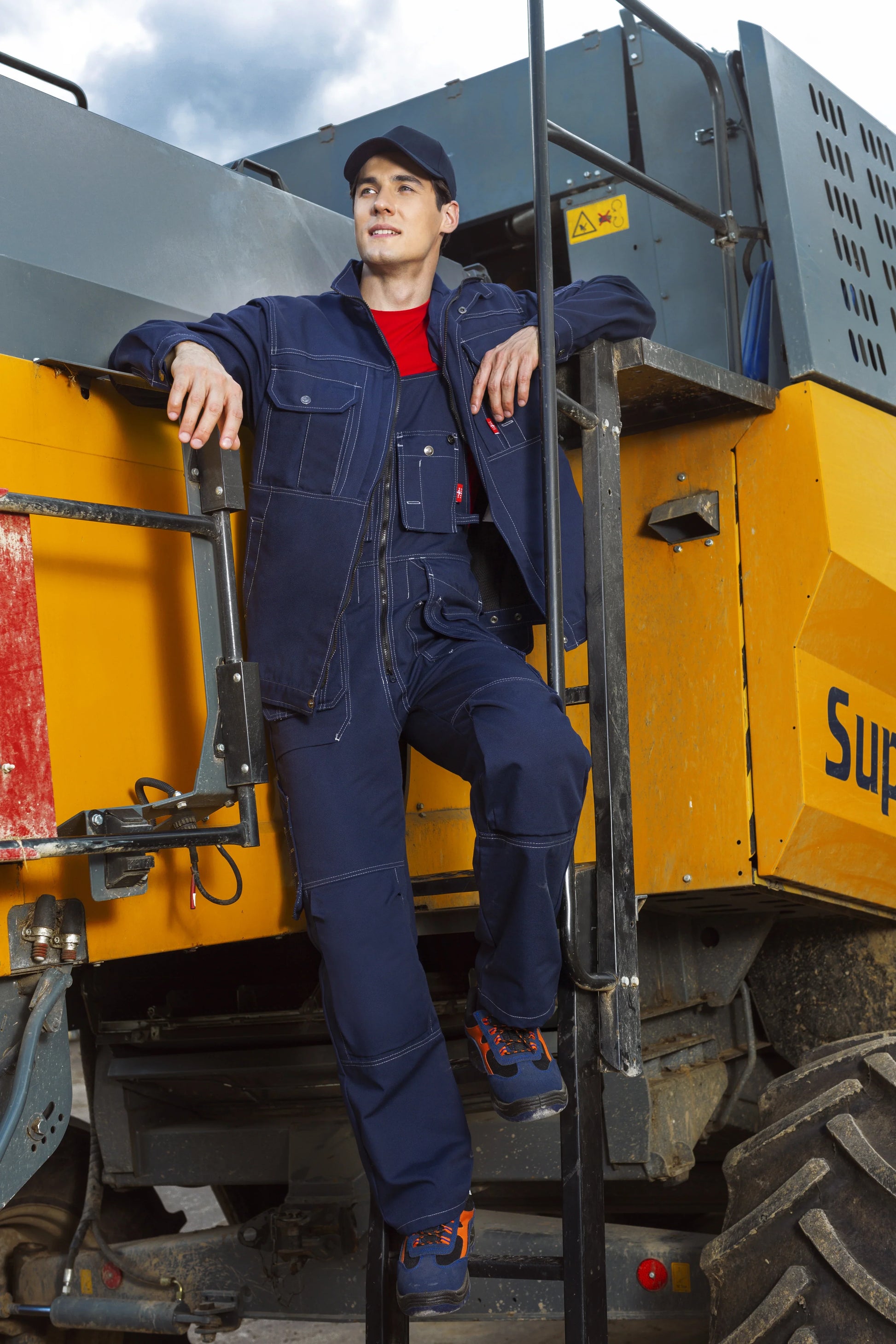 YURINOX PANTS (TROUSERS) UNION SPACE