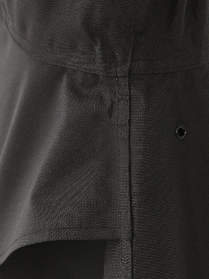 Made from premium woven Oxford fabric with a professional finish