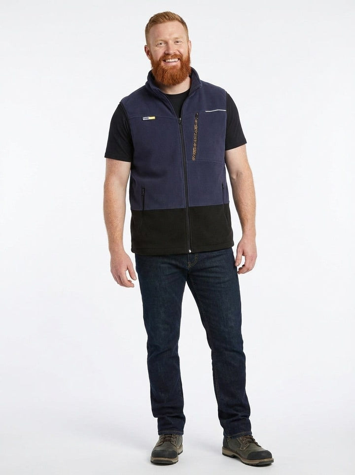 Adjustable Thermal Lock: Seal out the cold with a custom fit. The bottom hem is equipped with an adjustable elastic drawcord and stoppers.